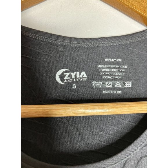 Zyia Active Women's Small Gray Zig Zag Striped Tank Top - Picture 3 of 6